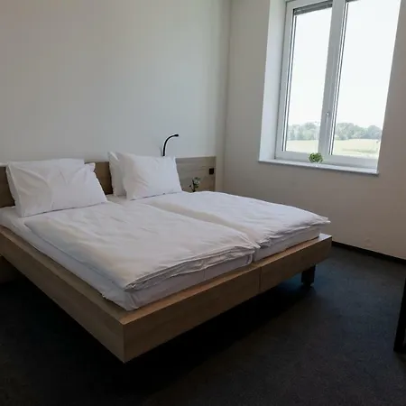 Tt-rooms - Kontaktlos Mit Self Check-in I Free Parking Lägenhetshotell Graz