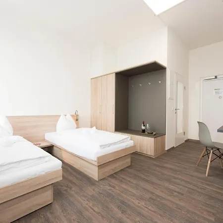 Tt-rooms - Kontaktlos Mit Self Check-in I Free Parking 公寓式酒店 4*