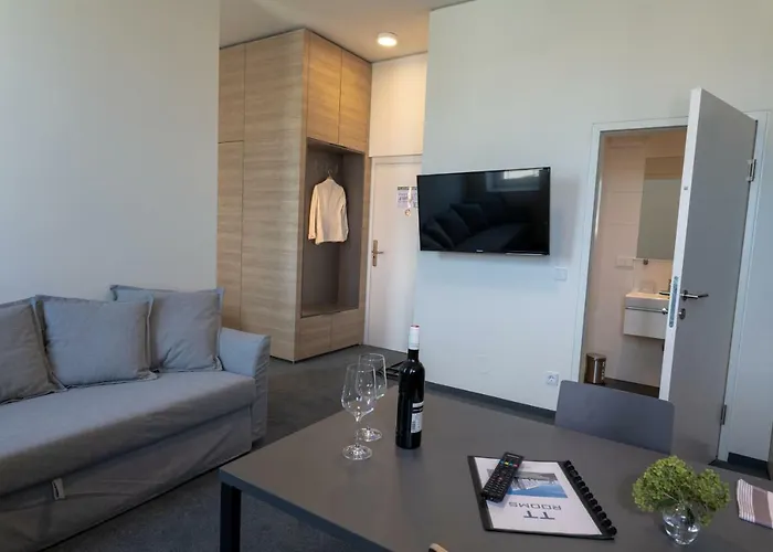 Tt-rooms - Kontaktlos Mit Self Check-in I Free Parking Апарт-готель